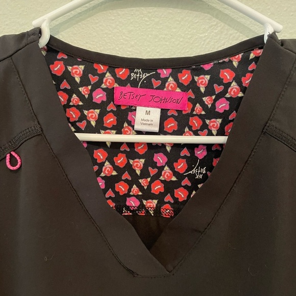 Betsey Johnson Black Scrub Top with Hot Pink detail. - Picture 2 of 5